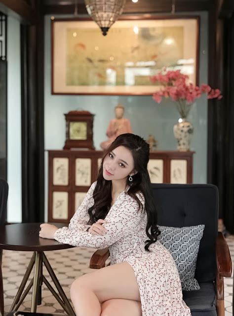 Diễn viên Quỳnh Kool mặc bikini cực đã tiểu sử