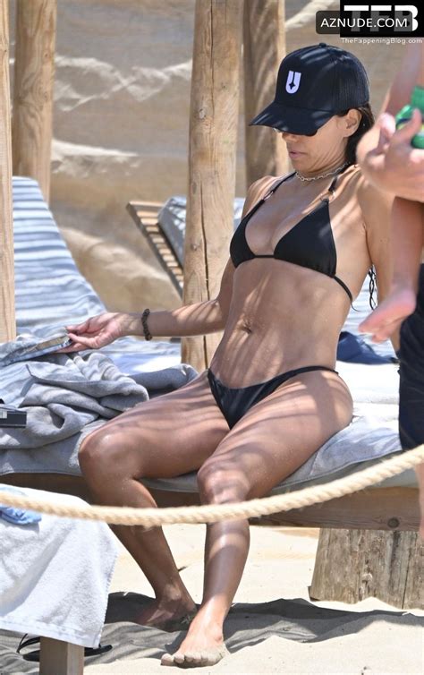 Eva Longoria Sexy Seen Flaunting Her Hot Figure At The Beach In Marbella Aznude