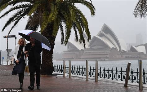 Nsw Queensland Australia Brace For A Week Of Wild Weather With Storms And Rain Daily Mail Online