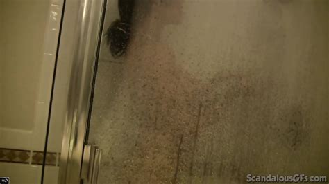 Hotty Bobbi Get Shower And The Guy Licking Her Pussy
