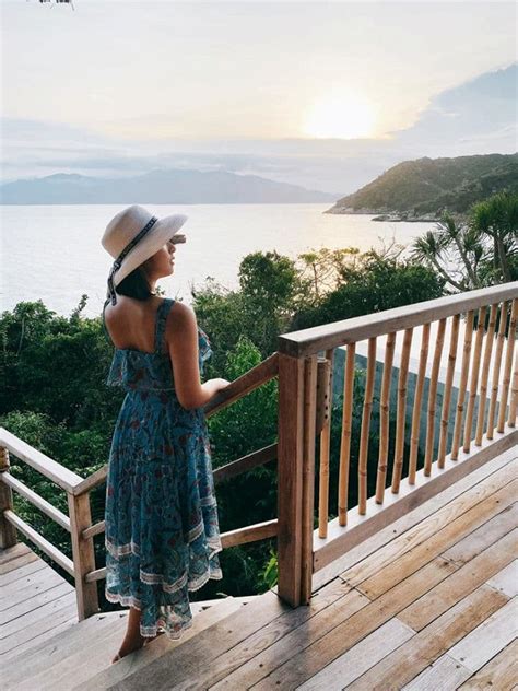 Hoa hậu Ngọc Hân được khen nức nở khi hiếm hoi đăng ảnh bán nude Sao việt Việt Giải Trí