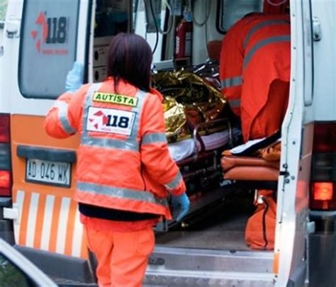 Treia Tenta Due Volte Il Suicidio Salvata Da Carabinieri E Polizia