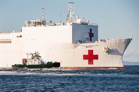 Foss Maritime Assists USNS Mercy into Port - Foss Maritime Company, LLC