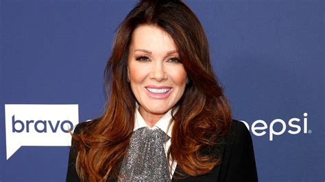 ‘real Housewives Alum Lisa Vanderpump Hospitalized For Broken Leg