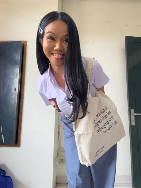 Kenang Masa Sekolah Ini 7 Potret Yura Yunita Pakai Seragam SMA Hot Liputan6