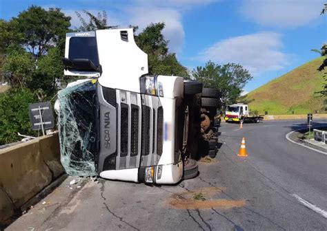 Mortes em acidentes caminhões representam 47 do total nas rodovias