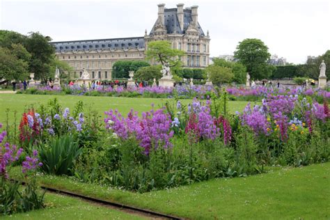 Jardin des Tuileries - Sightseers' Delight