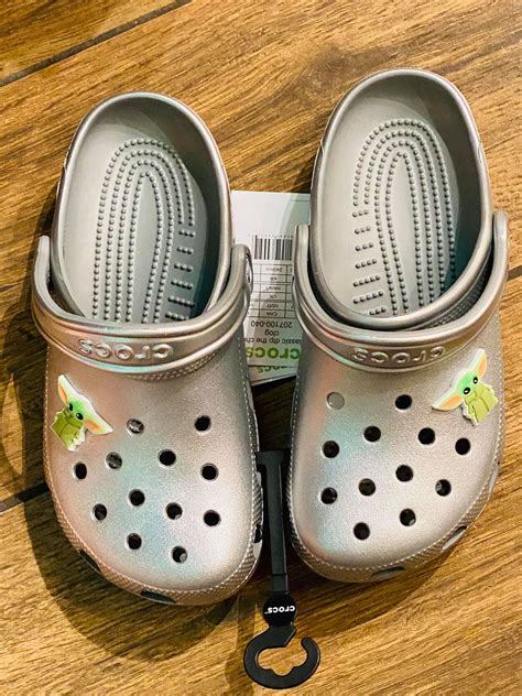 These New Baby Yoda Crocs are the Cutest Shoes in the Galaxy - PHOTOS ...