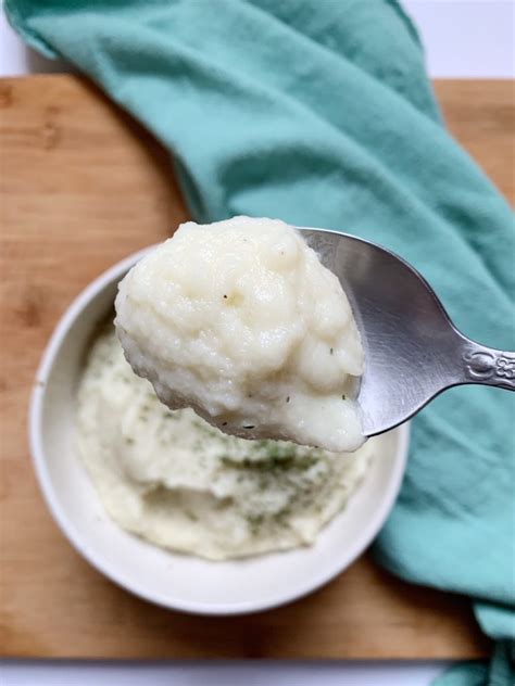 Instant Pot Garlic Cauliflower Mash (Whole30, Paleo) - a dash of dolly