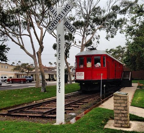 7 Unique Roadside Attractions In Southern California