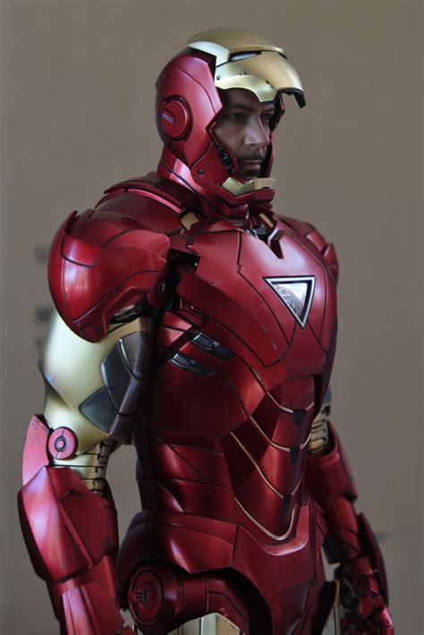 Hot Toys MMS D The Avengers Iron Man Mark VI With Suit Up Gantry Set Page