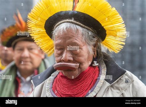 Yanomami tribe hi-res stock photography and images - Alamy