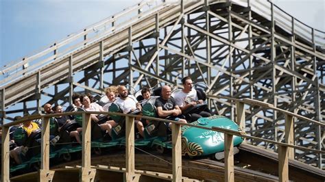 Tonnerre 2 Zeus Parc Astérix Riding forwards and backwards Onride