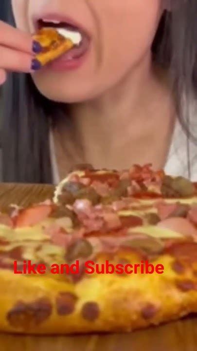 Meat Lovers Pizza Dominos Meatlovers Eating Pizza Asmr Mukbang