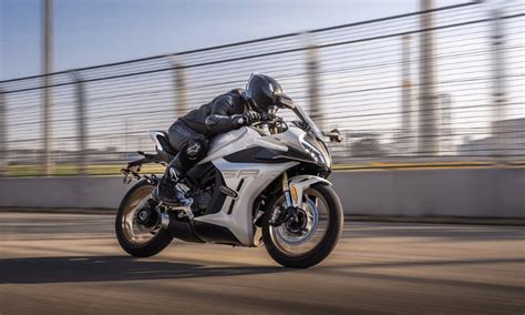 CFMOTO SR S TC La Naked Deportiva Que Enciende Cada Curva Estilo Biker