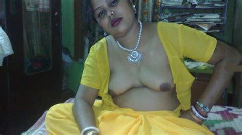 Ahmedabad Desi Bhabhi Nude Pics Indian Aunty Boudi Girls Porn Photo XXXPicss