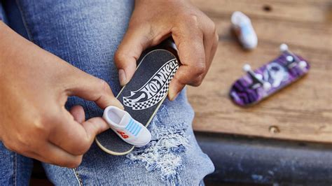 Canada Welcomes Hot Wheels Skate Fingerboards