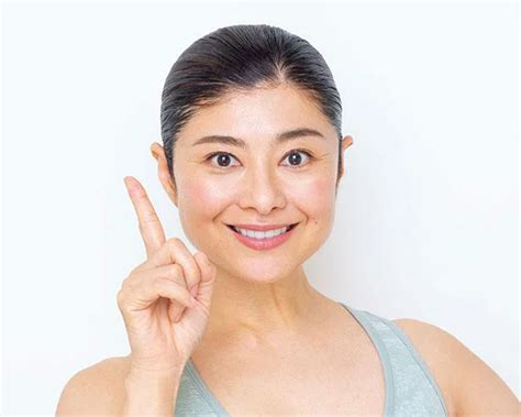 真顔が不機嫌に見えてない？ 口角をグッと引き上げて美しい逆三角形唇を目指す「顔筋トレ」（画像22 25） レタスクラブ