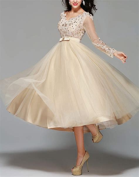 Tutuvivi Elegant Appliques Tea Length Prom Dresses Long Sleeves Tulle