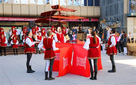 The Christmas market 2017-2018 was opened in Andorra * All PYRENEES ...