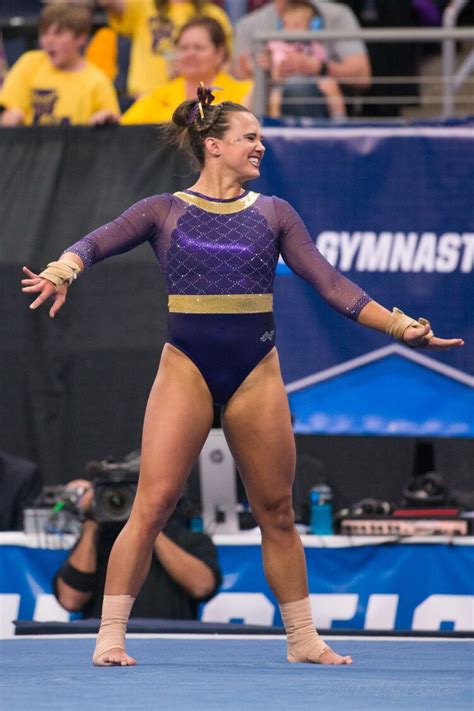 8 Hot Sexy Ashleigh Gnat Bikini Pics