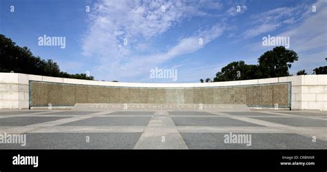 Plaque National World War Ii Memorial Hi Res Stock Photography And