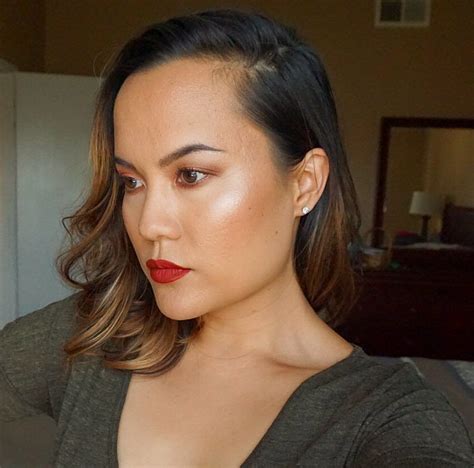 Urban Decay Naked Heat Palette Gwen Stefani Blush Palette And Kat Von D Project Chimps On Lips