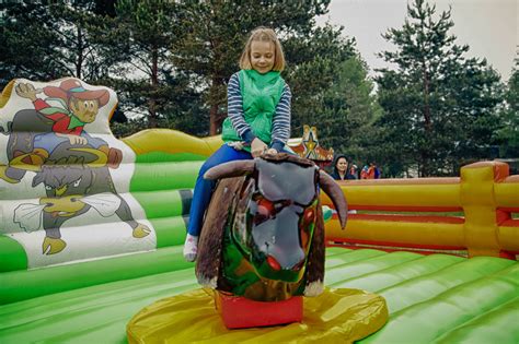 Atrakcje Dla Dzieci Dmucha Ce Dla Dzieci Piknik Rodzinny Atrakcje Na