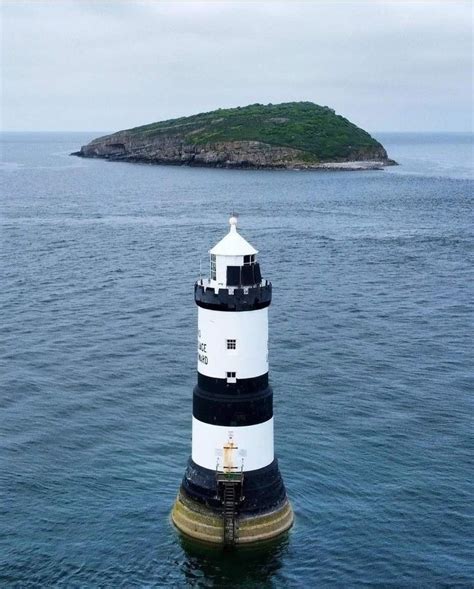 Paul Burgess adlı kullanıcının Lighthouses panosundaki Pin | Şato, Evler