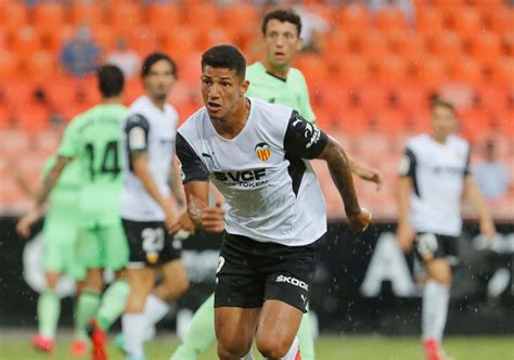 Once Titular Del Valencia Cf En El Regreso De Dani Parejo