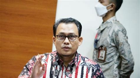 KPK Panggil 7 Saksi Kasus Suap Dan Gratifikasi Lukas Enembe