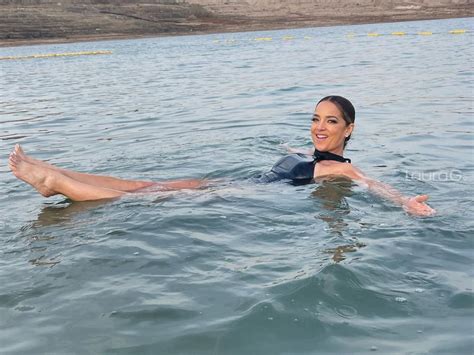 Adamari L Pez Luce Bikini En Sus Vacaciones En Canc N