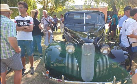 Palencia 70 participantes en la primera reunión de coches clásicos en