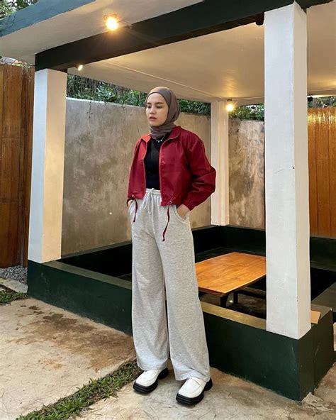 9 OOTD Hijab Nuansa Merah Via Zulviani Look Gorgeous