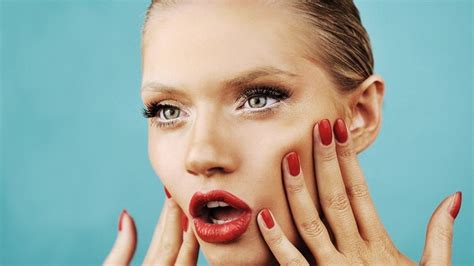 X Women Blonde Face Model Green Eyes Red Lipstick Red Nails