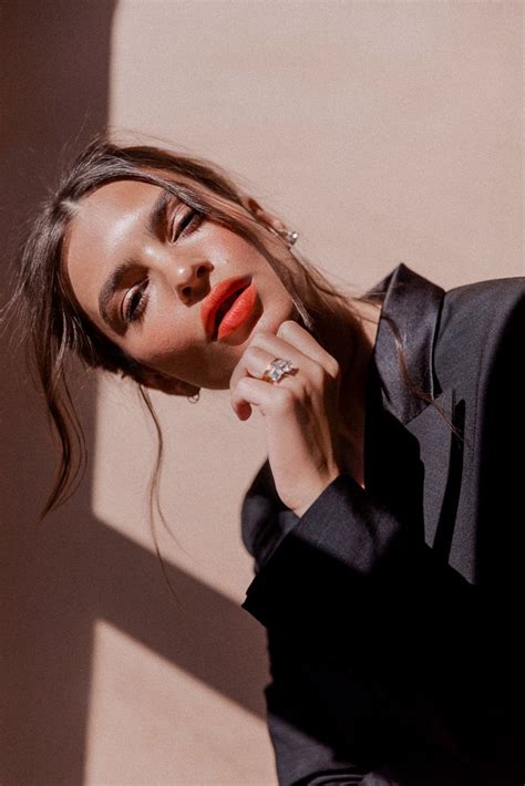 Emily Ratajkowski Pretty Face Hot Celebs Home