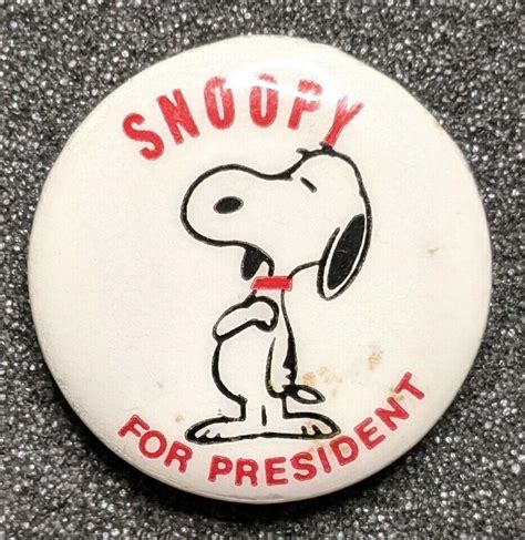 1960s Snoopy For Presidents Peanuts Comic Pinback Pin Button 3864783616