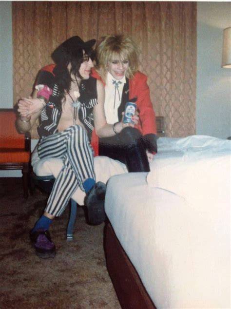 My J Ttil Inen Nalle Hanoi Rocks Hanoi Rock N Roll