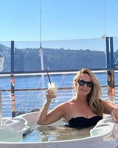INSTA Erin Murphy In A Hot Tub 10 20 22 Phun Org Forum
