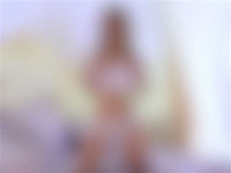 Beautiful Blonde Teen Model With Bangs Naked in Bed Vidéos Porno Gratuites YouPorn