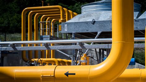 "Газпром" започва тестови доставки на газ от находището "Ковикта" към ...
