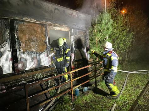 FW Celle Gemeldeter Lagerhallenbrand Feuer In Ehemaligem Stellwerk