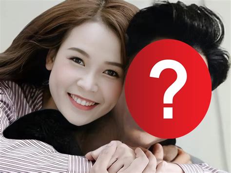 Hot girl Sam công khai người yêu danh tính đàng trai khiến ai cũng bất ngờ