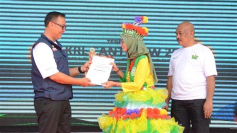 Peduli Lingkungan Pemkab Bogor Beri Penghargaan Kampung Ramah