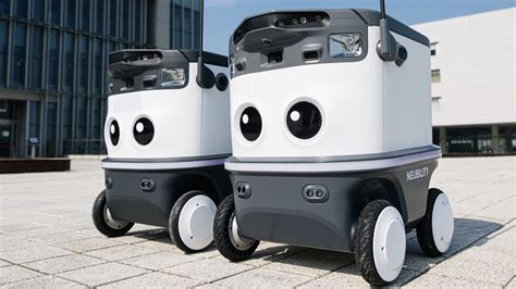 Neubie Autonomous Delivery Robot By NEUBILITY Can Pass Through The