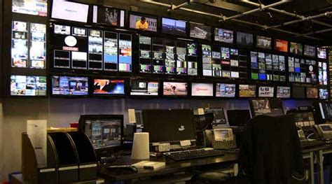 Πασίγνωστος Έλληνας παρουσιαστής καταδικάστηκε για revenge porn iRafina