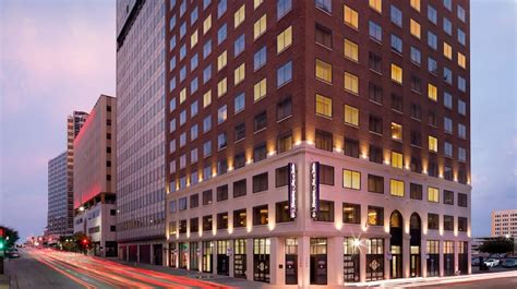 Hotels in Dallas Downtown - Hampton Inn & Suites Dallas Downtown