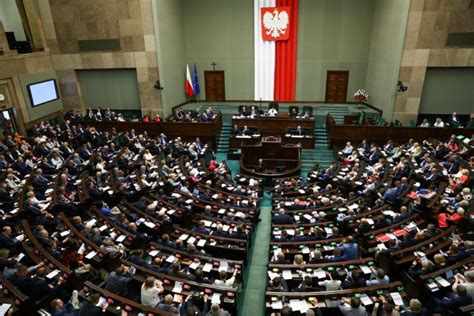 Rekordowe Poparcie Trzeciej Drogi Wzrost Konfederacji Jak Wygl Da By