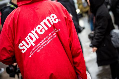 アウター Supreme supremeの通販 by sai shopシュプリームならラクマ ブルゾン