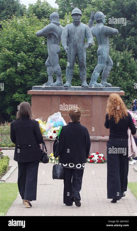 Piper Alpha memorial Stock Photo: 110014858 - Alamy